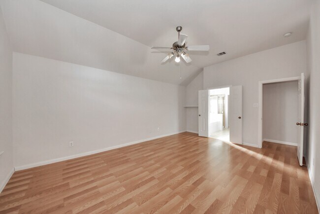 Building Photo - 8719 Sailing Dr