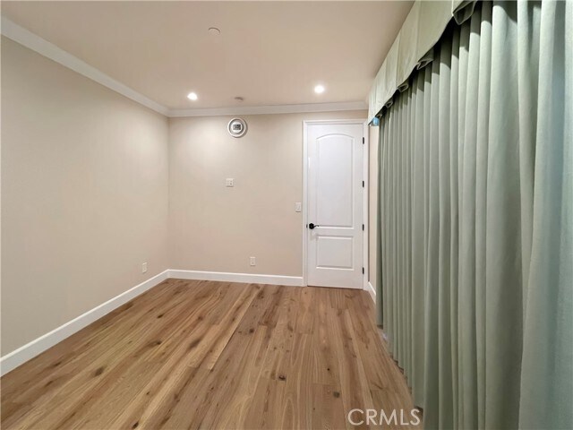Building Photo - 2 Stallion Rd