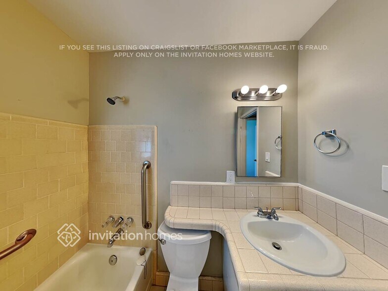 Building Photo - 8837 Sunnybrook Ln