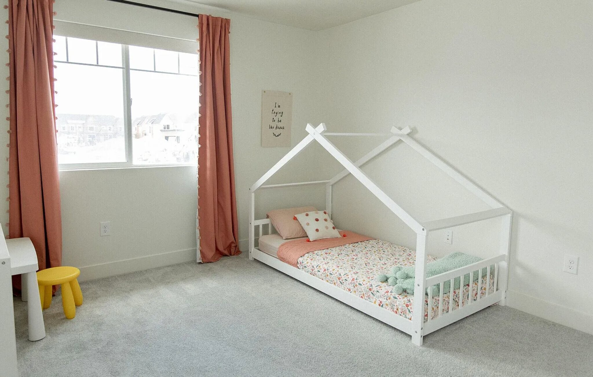 Building Photo - 4122 W Red Clover Dr
