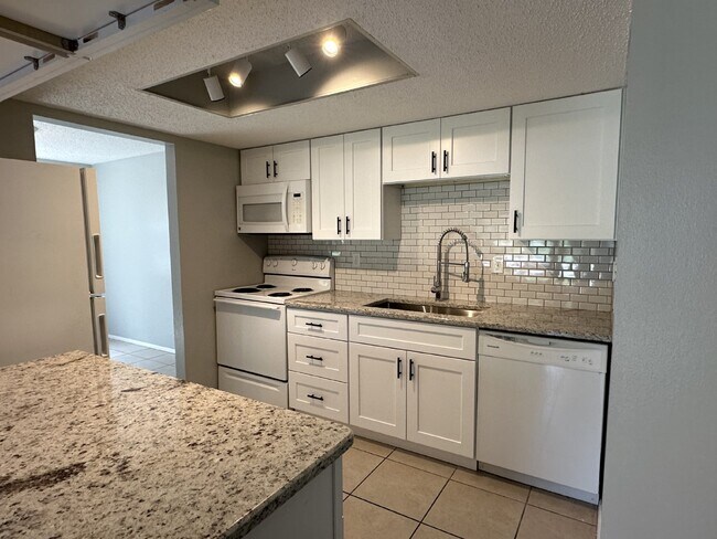 Building Photo - Cedarwood Condominiums