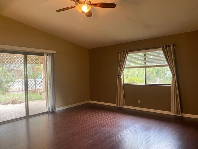 Building Photo - Nice well cared for home in desirable Edge...