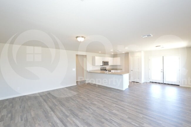 Building Photo - 777 Silvercreek Ln