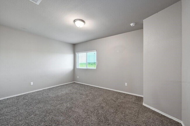 Building Photo - 374 Wincliff Dr