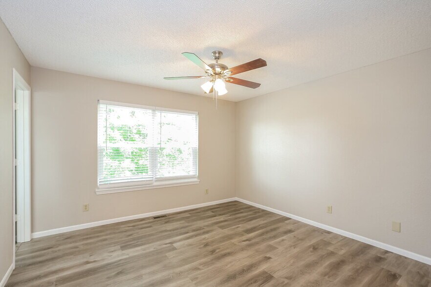 Building Photo - 1417 Green Spring Way