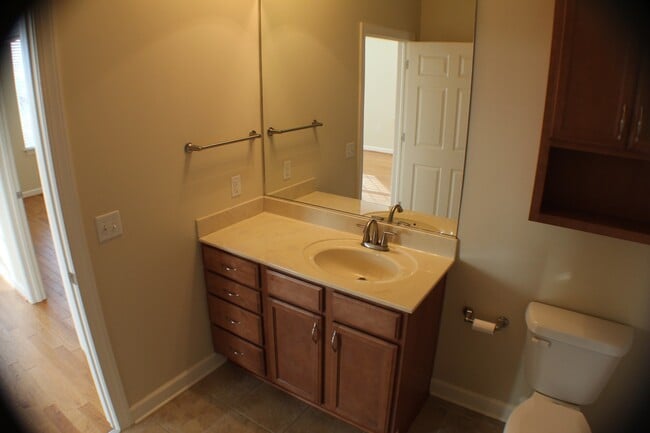 Building Photo - THE GATEWAY @ GLENMOORE