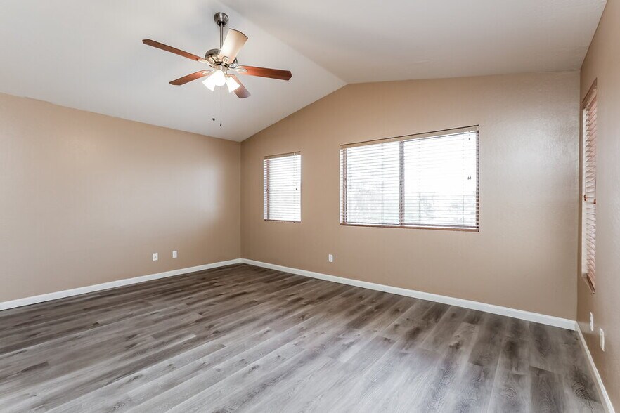 Building Photo - 1653 N 136th Ln