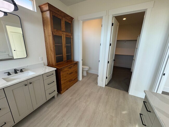 Building Photo - Home in Anasazi Vista neighborhood.