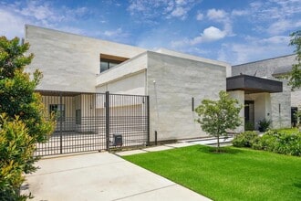 Building Photo - 219 Glenwood Dr