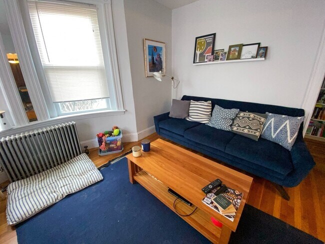 Building Photo - 125 Brattle St