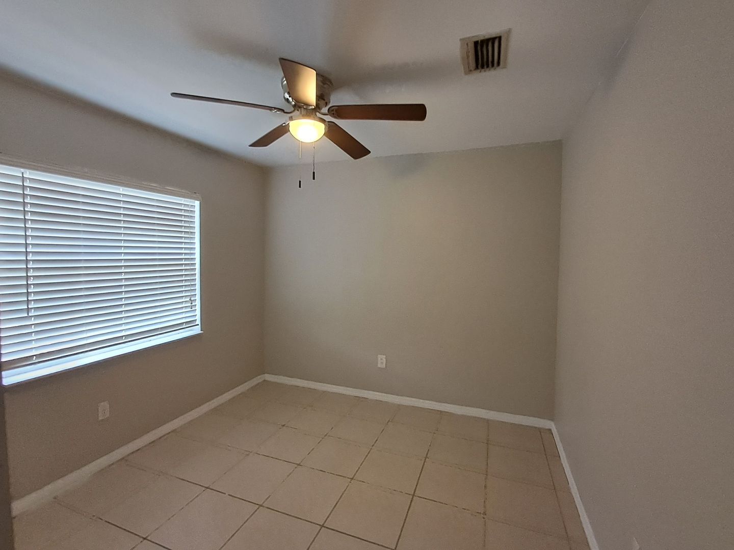 Building Photo - 3/2 Duplex in Lehigh