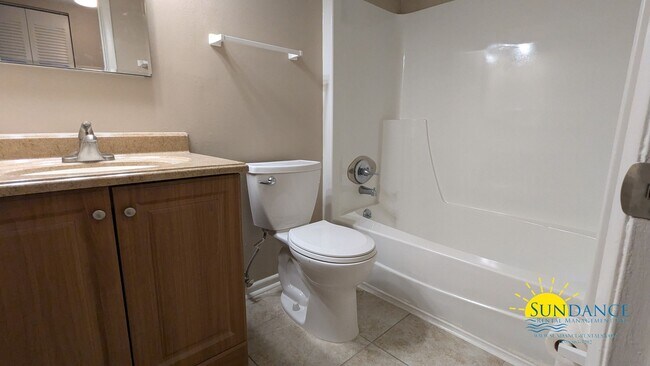 Building Photo - 2-Bedroom Condo with Direct Water Access and Scenic Views!