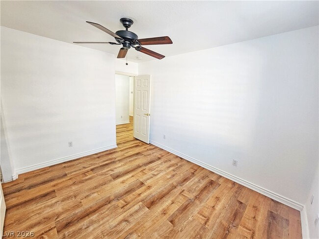 Building Photo - 5945 Badlands Ln