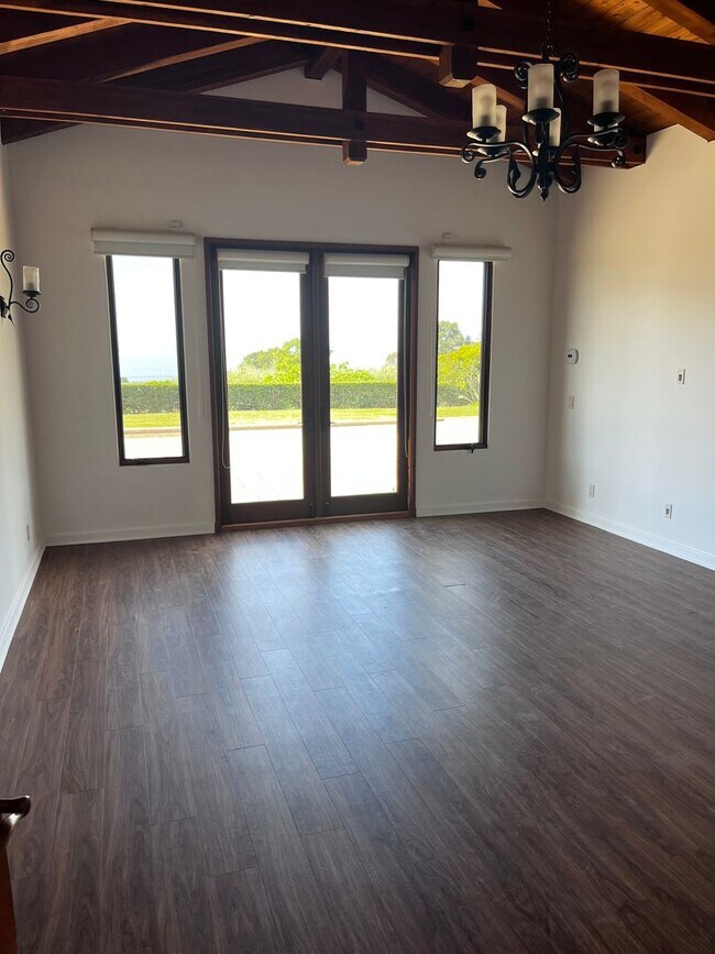 Building Photo - Montecito Property with a View and a Pool ...