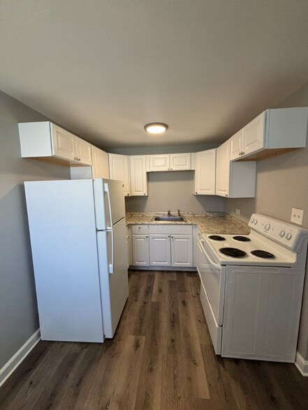 Primary Photo - 2109-2123 W 119th St
