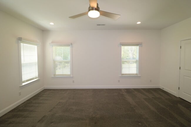 Building Photo - 772 Gibb St