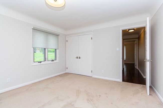 Building Photo - SOPHISTICATED COMFORT in HISTORIC FRANKLIN