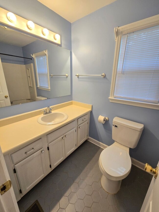Building Photo - Great Home in a Cul-de-sac For Rent.