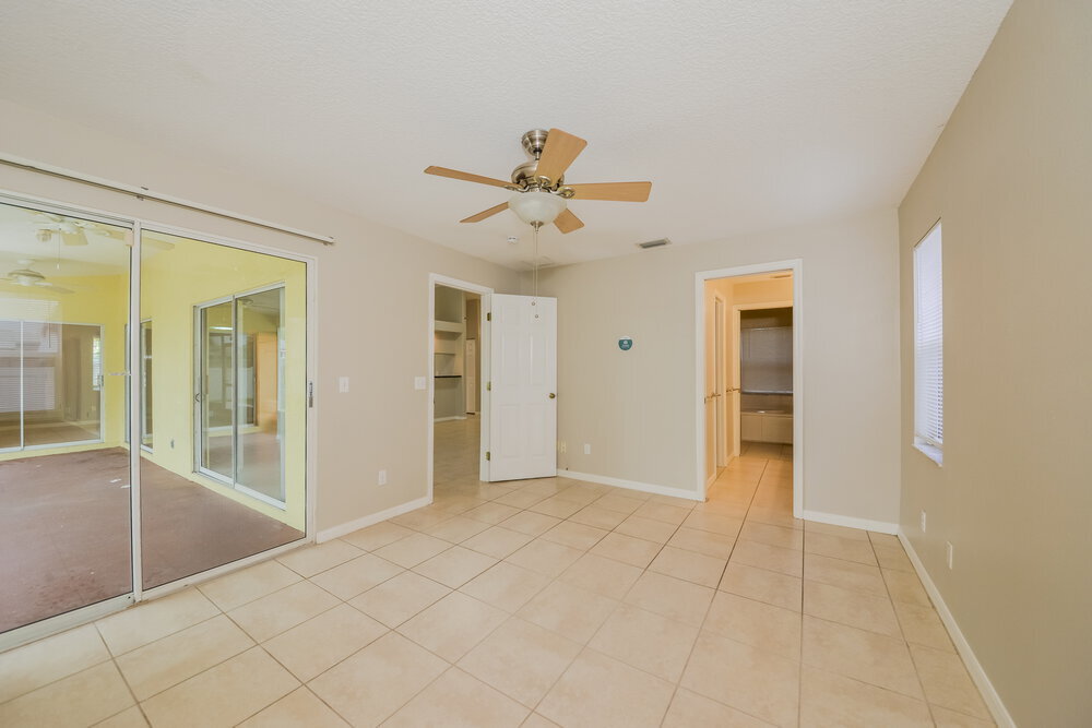 Building Photo - 7703 33rd Ln E