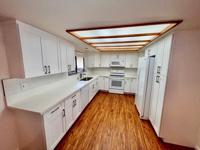 Building Photo - Royal Summit–4BD/3BA/Garage – Aiea