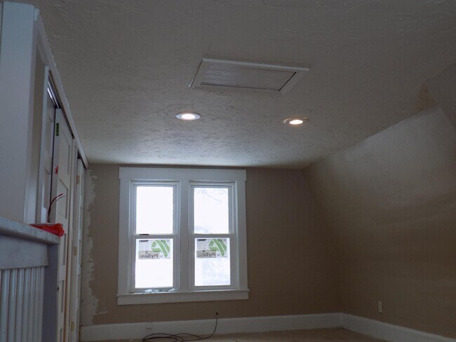 Building Photo - 1214 S Eaton St