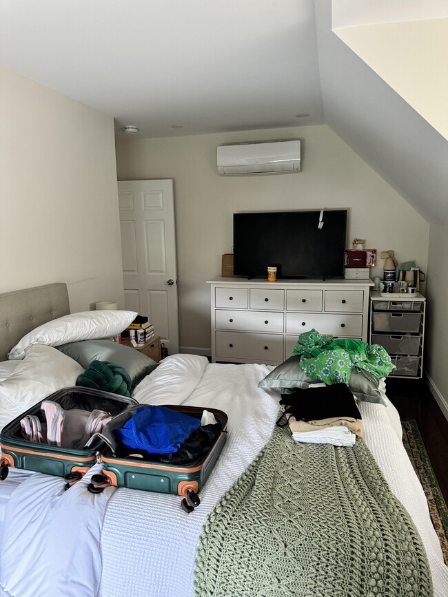 Building Photo - 95 Cherry St