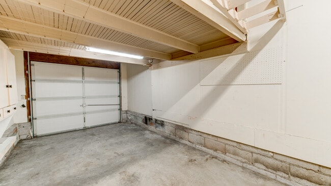 Building Photo - 56 E 52nd St