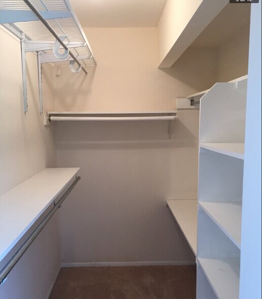Walk-In Closet - 527 Verde Dr
