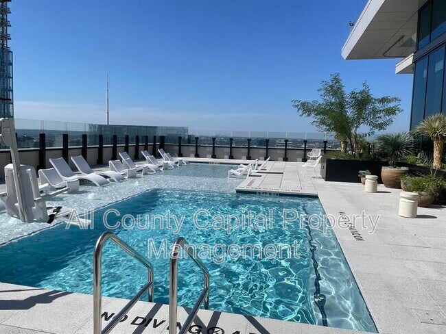 Building Photo - 84 East Ave