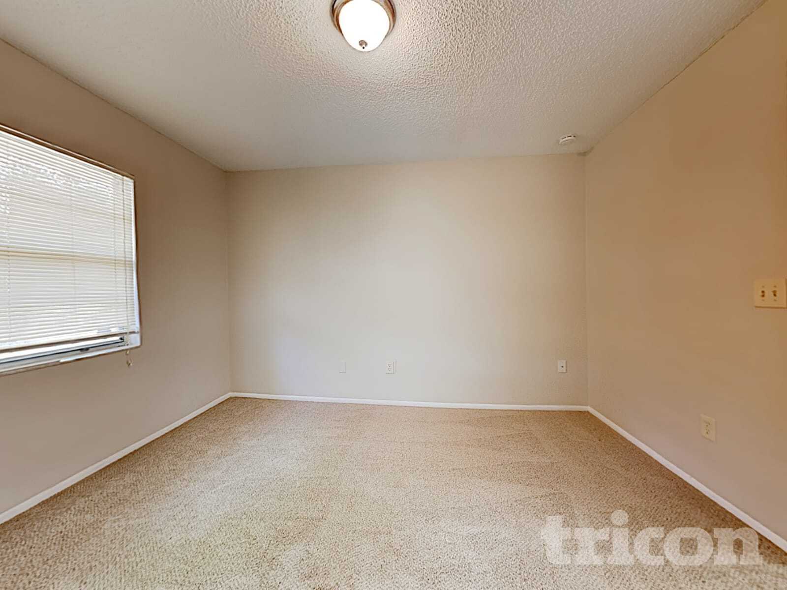 Building Photo - 14607 Knoll Ridge Dr
