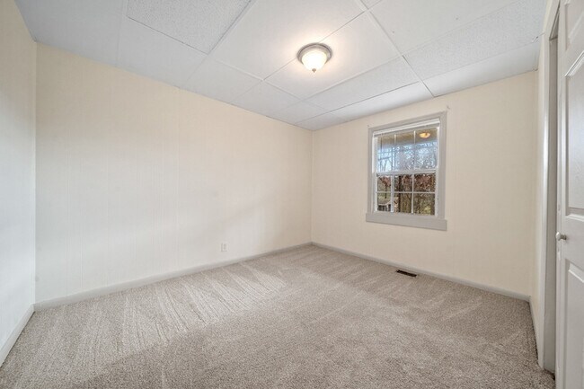 Building Photo - 150 Lawton Rd