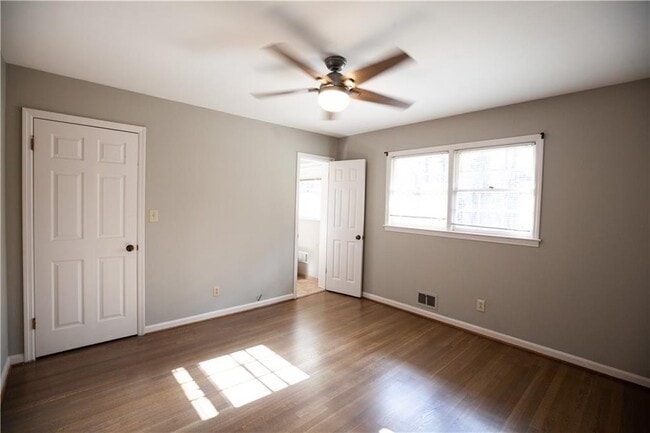 Building Photo - 2418 Sagamore Hills Dr