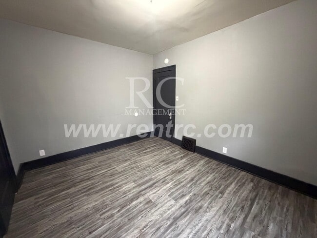 Building Photo - 619 Harmon-