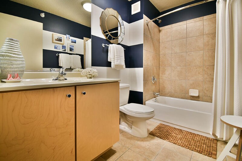 Building Photo - 196 N Columbus Dr