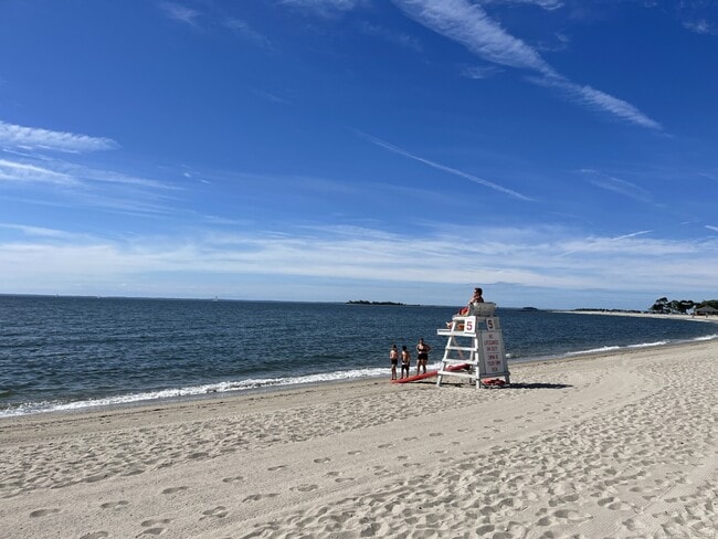 Building Photo - 29 Soundview Dr