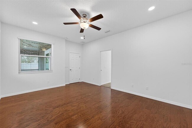 Building Photo - 3043 Lake Jean Dr