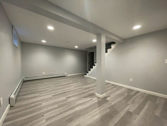 Building Photo - Beautiful Single Family Home
