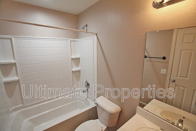 Building Photo - 8856 W Aster Dr