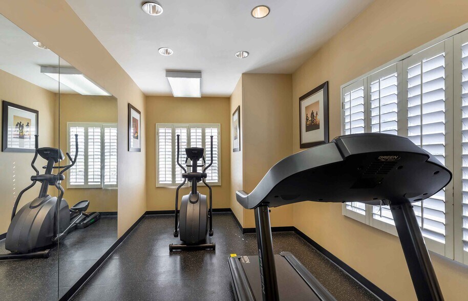 Building Photo - Furnished Studio-Denver - Tech Center - Central