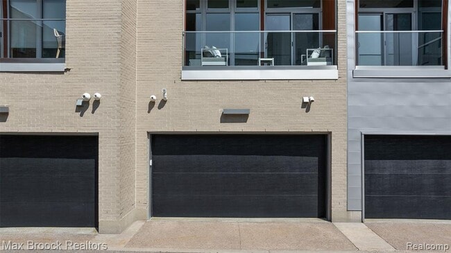 Building Photo - 284 Alfred St