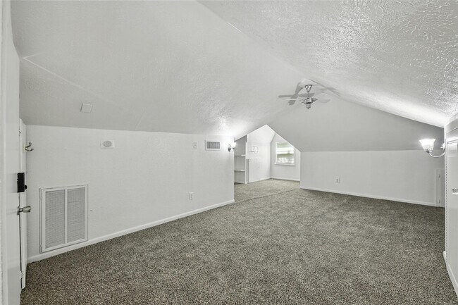 Building Photo - 4036 Dexter Ave