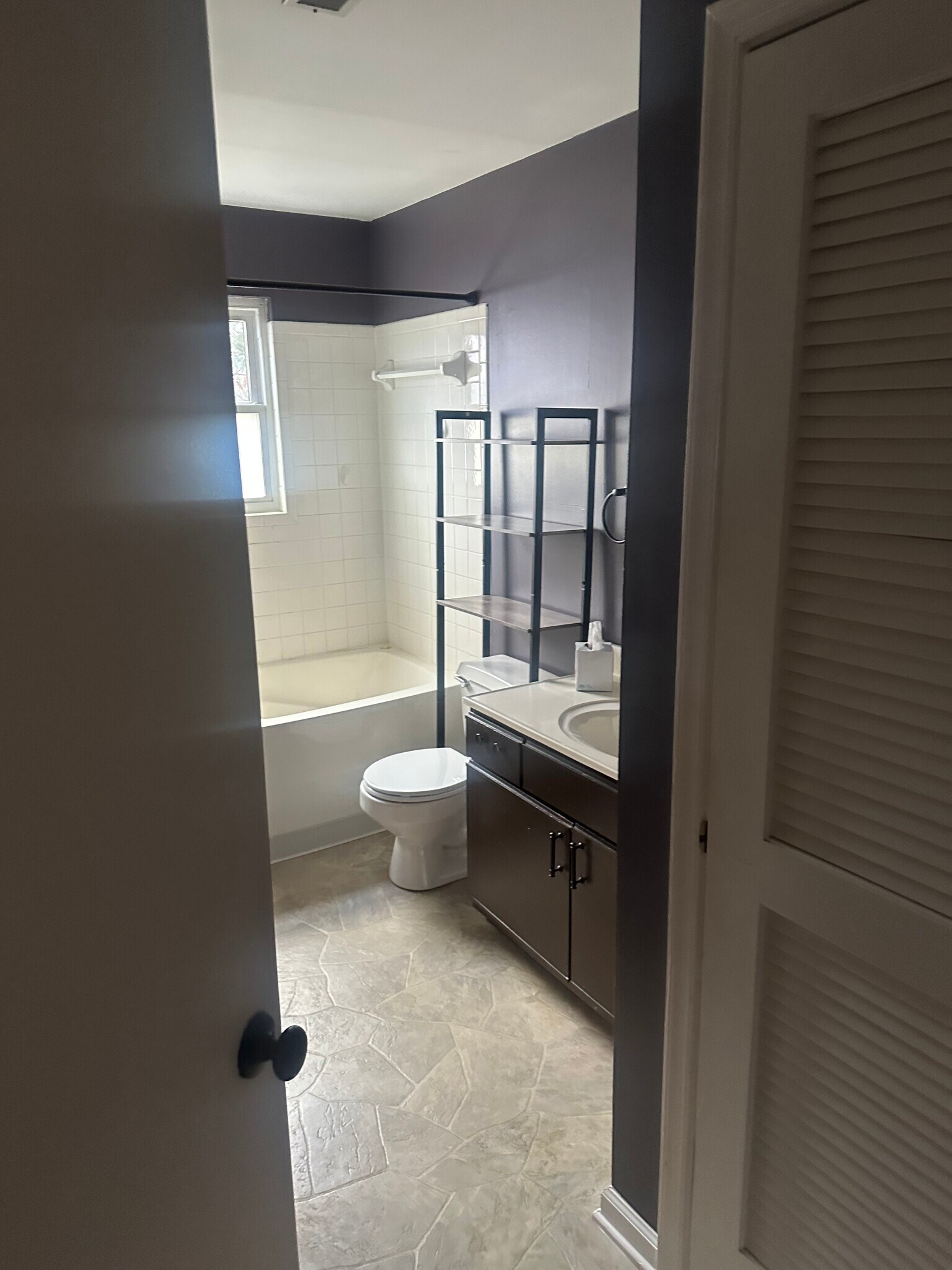 Building Photo - 5080 Heathglen Cir