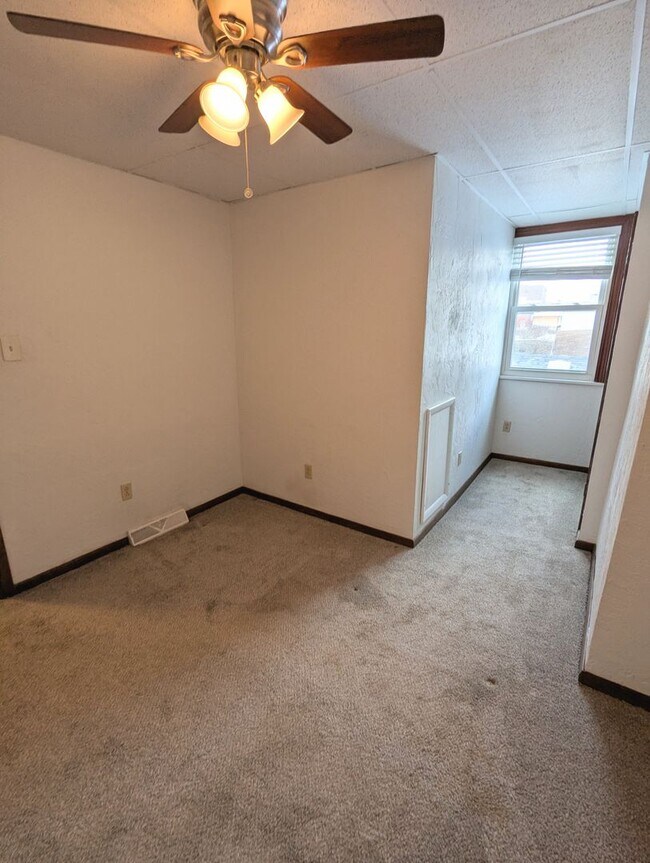 Building Photo - 118-120 S 25th St