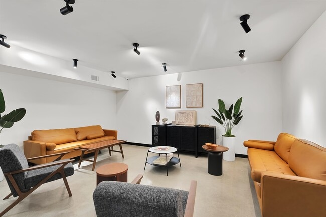 Building Photo - 328 Pacific Ave