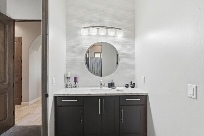 Building Photo - 5405 N Houghton Rd