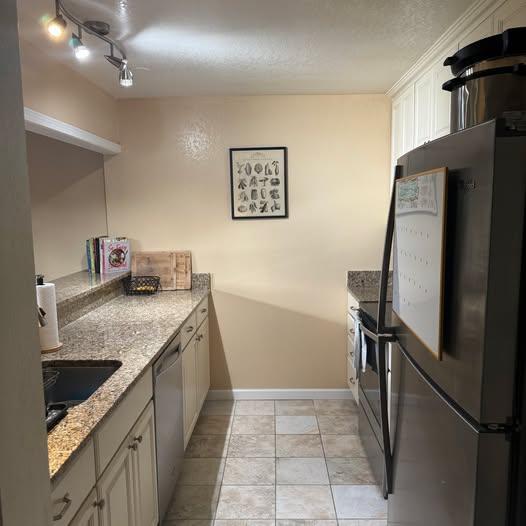 kitchen - 6479 137th Ave NE