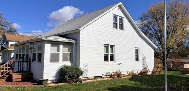 Primary Photo - FOR RENT- 510 1st St- Parkersburg *PETS OK*