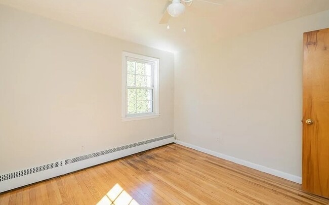Building Photo - 119 Florida Dr