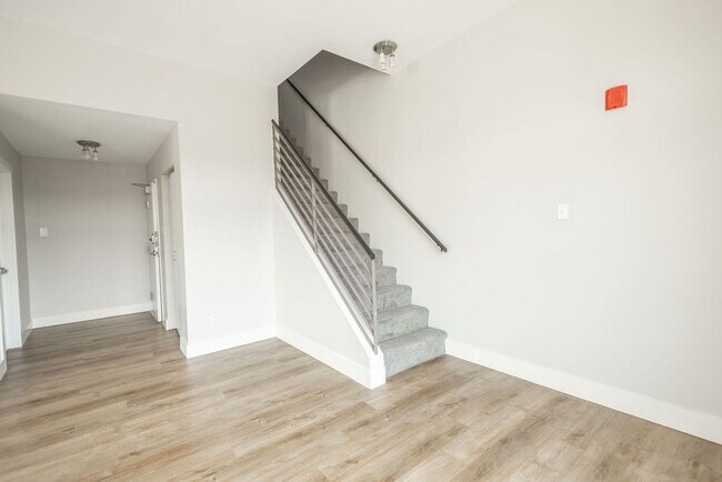 Interior Photo - Omega - 252 N. Walnut St.