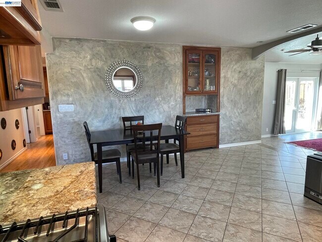 Building Photo - 6548 Ebensburg Ln